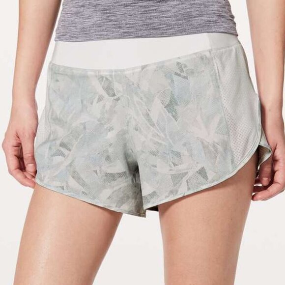 Lululemon Real Quick Short *Perforated 3.5" - 6 Jasmine White Multi - Picture 1 of 6